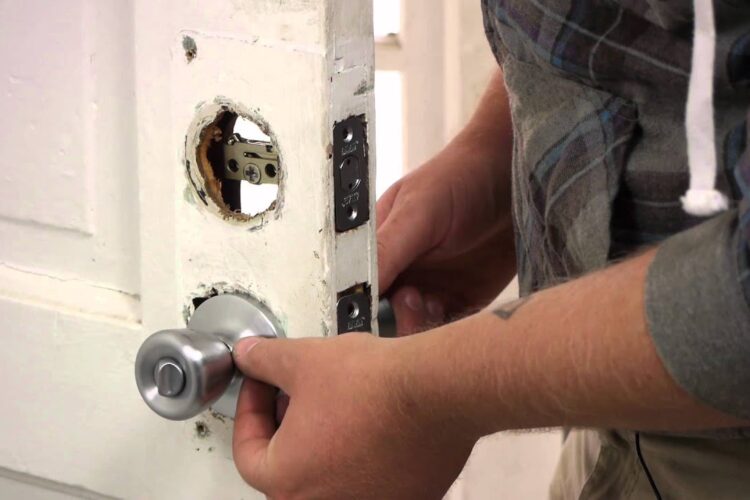 How to install the lock by yourself